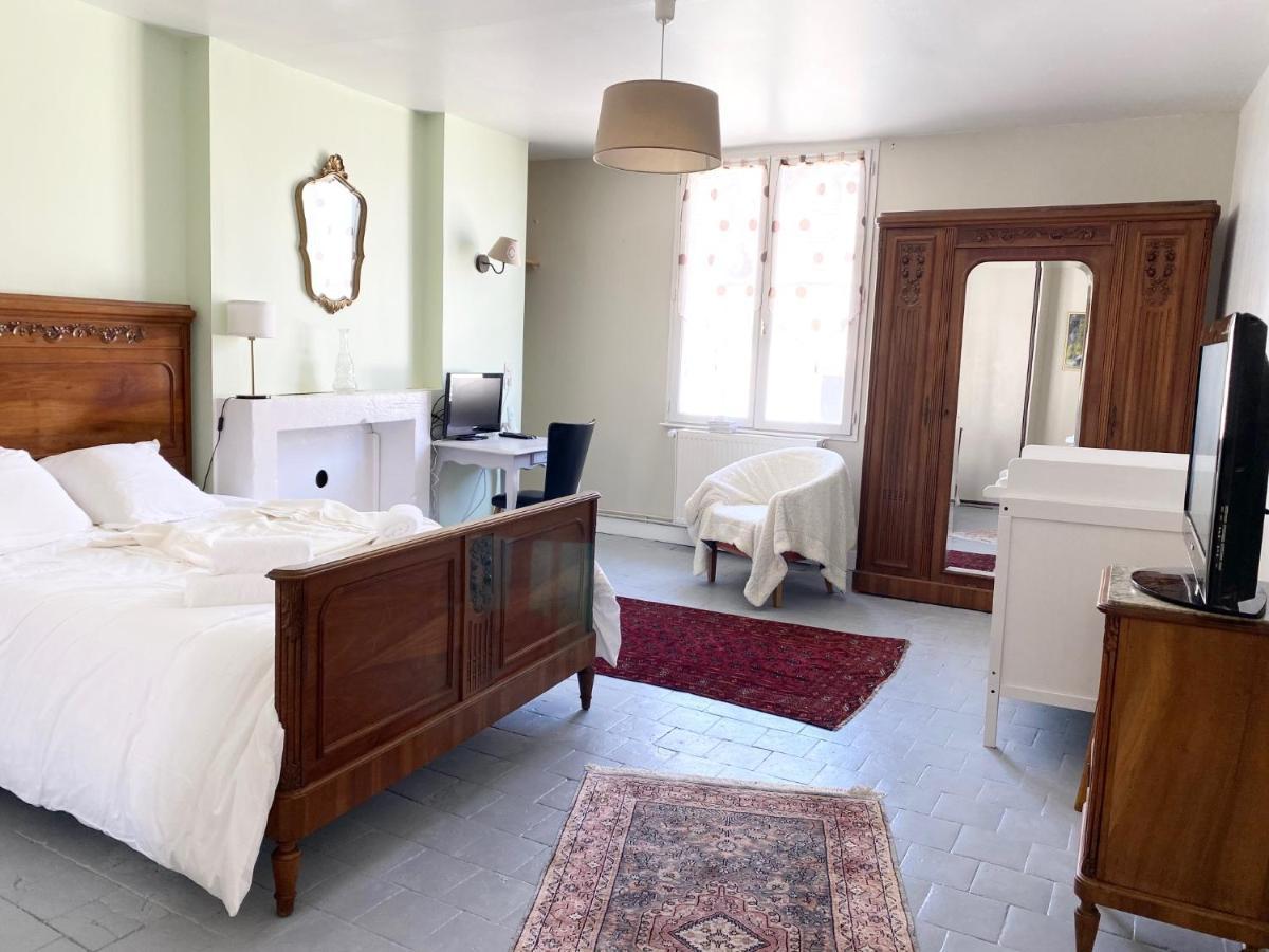 La Maison Des Remparts - Gite 3 Etoiles Pour 8 Pers A Loches Esterno foto